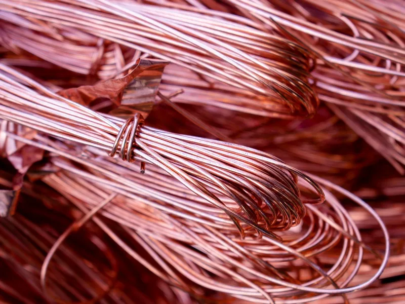 Rollos de alambre de cobre desnudo. Referencia externa de la familia Ferrosos / No Ferrosos.